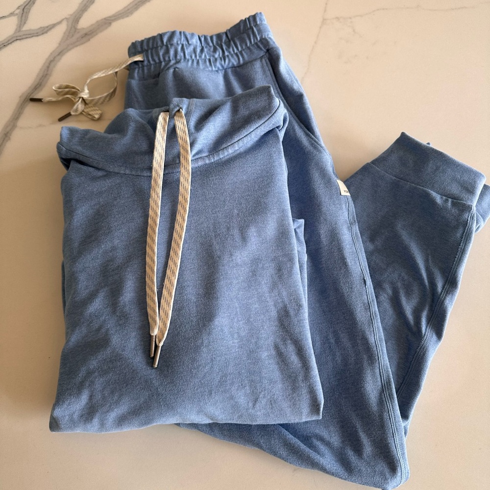 Vuori Women's Halo Essential Hoodie & Performance Jogger Pants XS - Picture 2 of 9